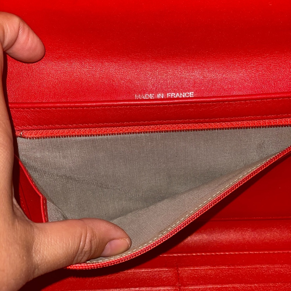 AUTHENTIC RED CHANEL CAVIAR LEATHER - LIKE NEW! - Picture 10 of 16